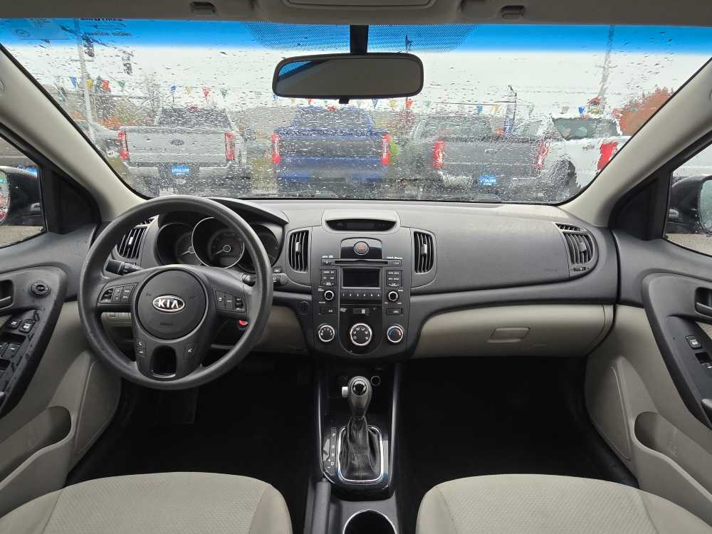 Thumbnail: 2011 Kia Forte - 16