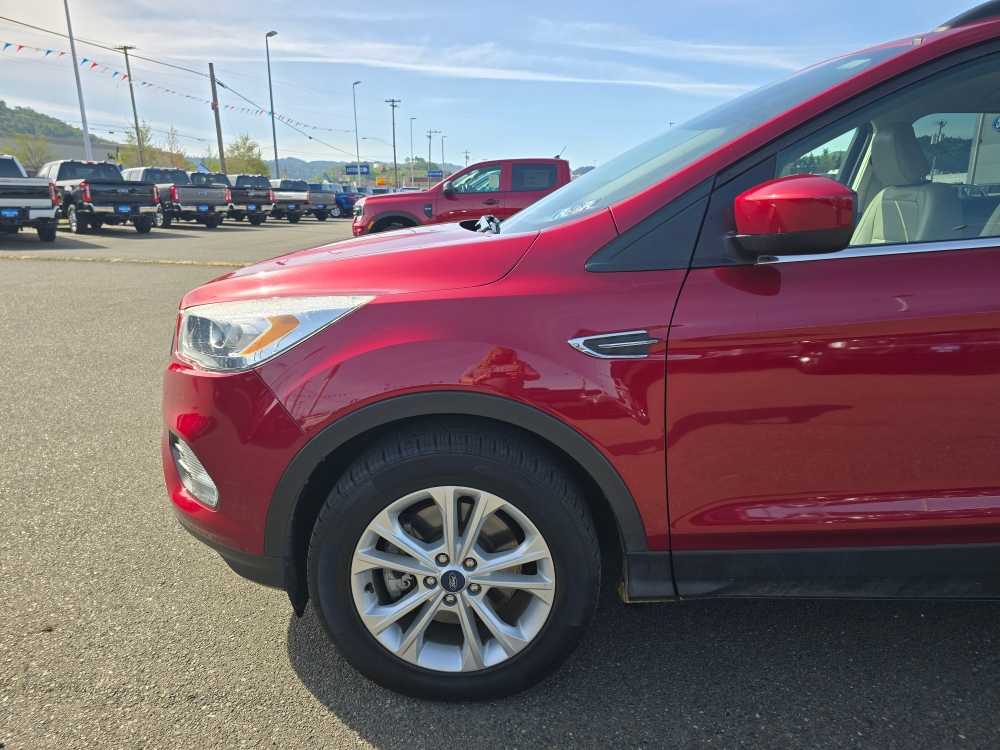 Thumbnail: 2018 Ford Escape - 18