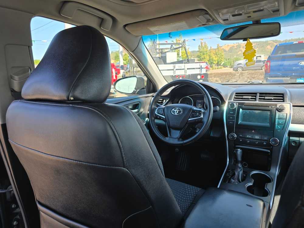 Thumbnail: 2015 Toyota Camry - 10