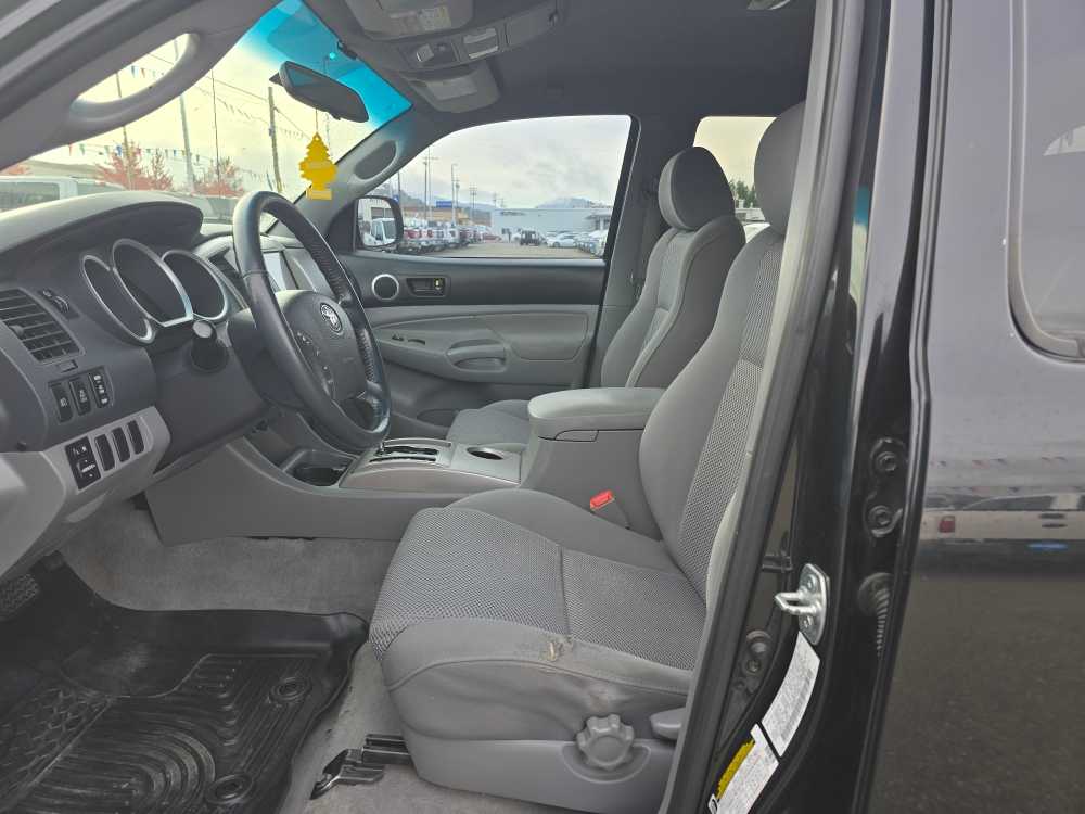 Thumbnail: 2006 Toyota Tacoma - 9