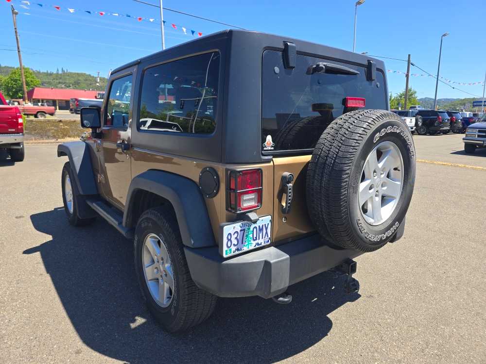 Thumbnail: 2015 Jeep Wrangler - 9