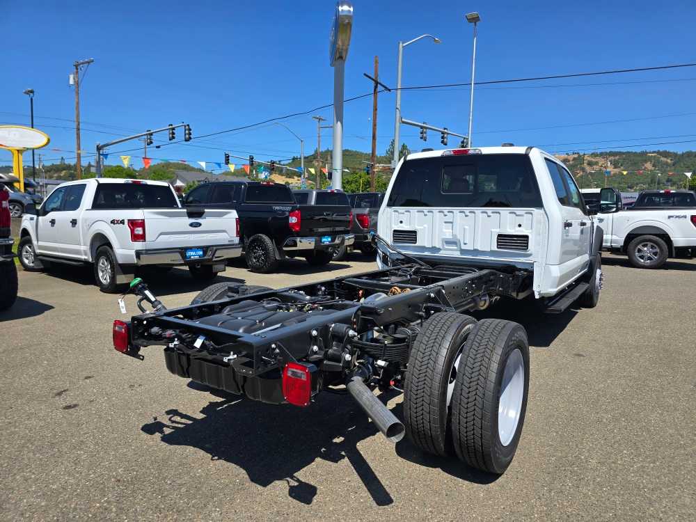 Thumbnail: 2025 Ford F-550 - 5