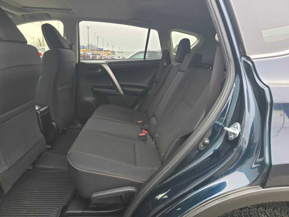 Thumbnail: 2018 Toyota RAV4 - 16