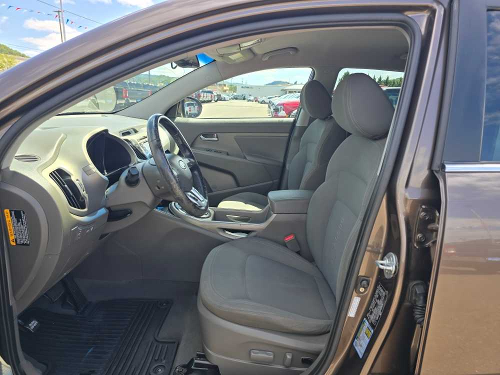 Thumbnail: 2011 Kia Sportage - 10