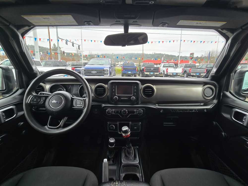 Thumbnail: 2019 Jeep Wrangler - 16