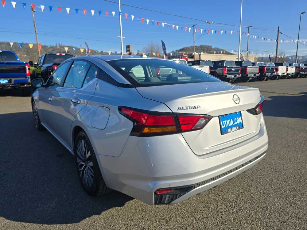 Thumbnail: 2023 Nissan Altima - 3
