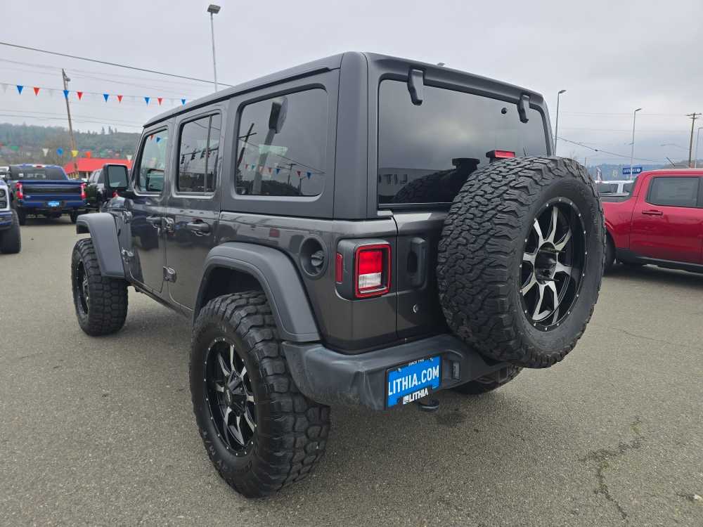 Thumbnail: 2019 Jeep Wrangler - 3