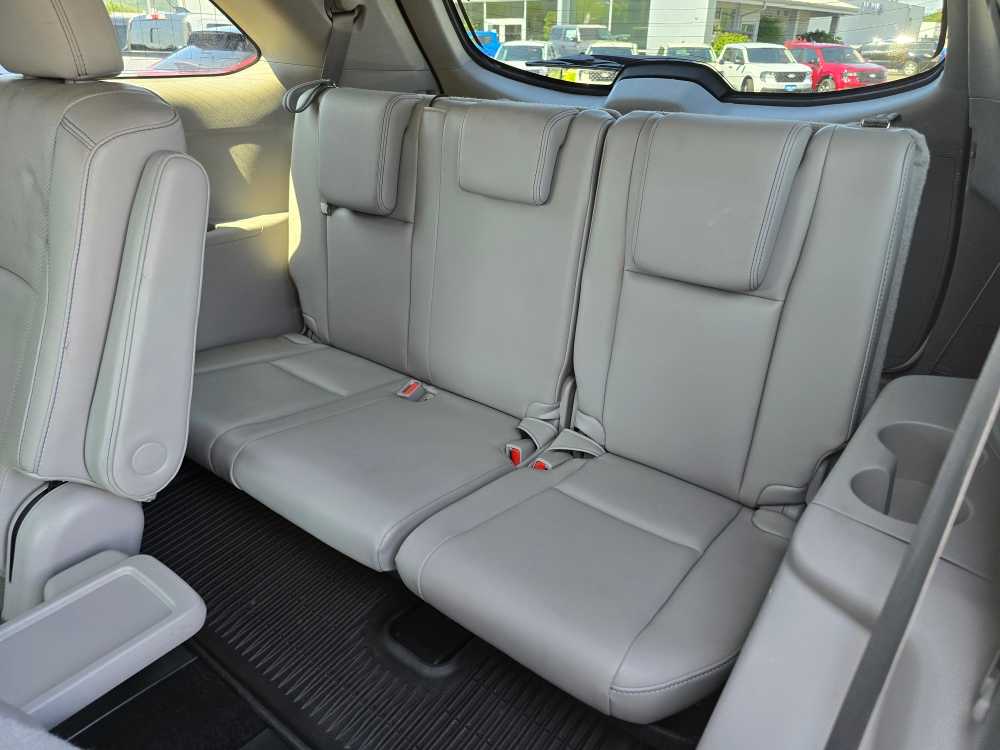 Thumbnail: 2015 Toyota Highlander - 17