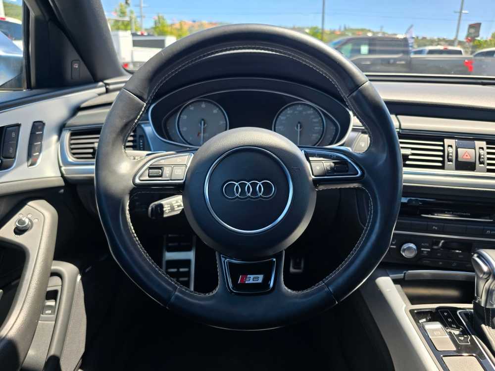 Thumbnail: 2013 Audi S6 - 11