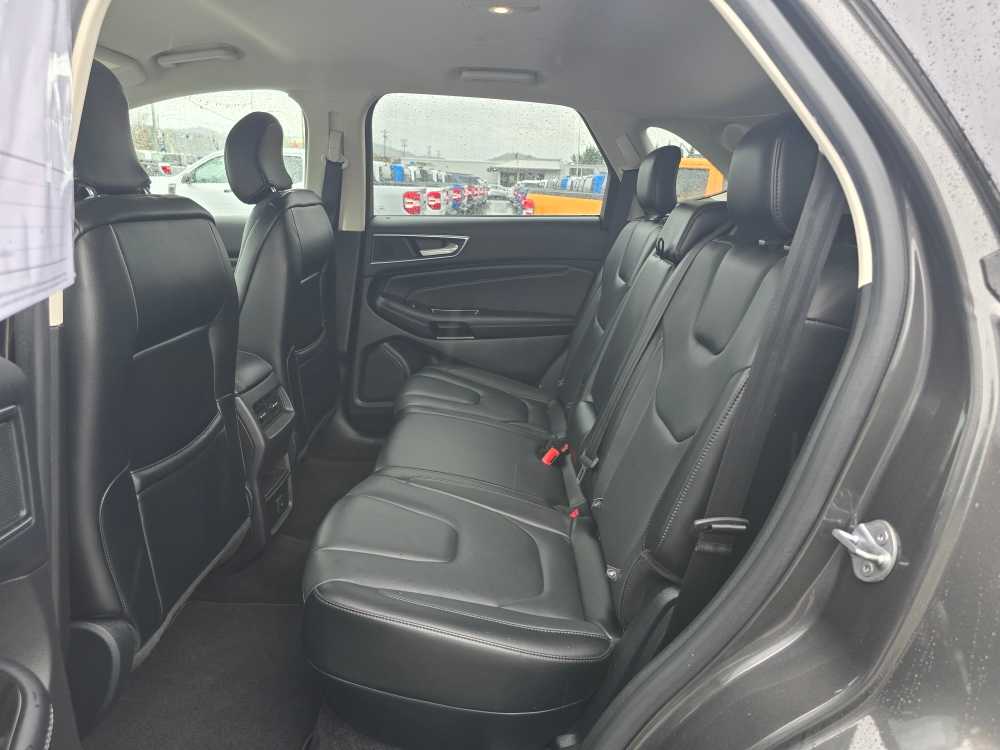 Thumbnail: 2017 Ford Edge - 16