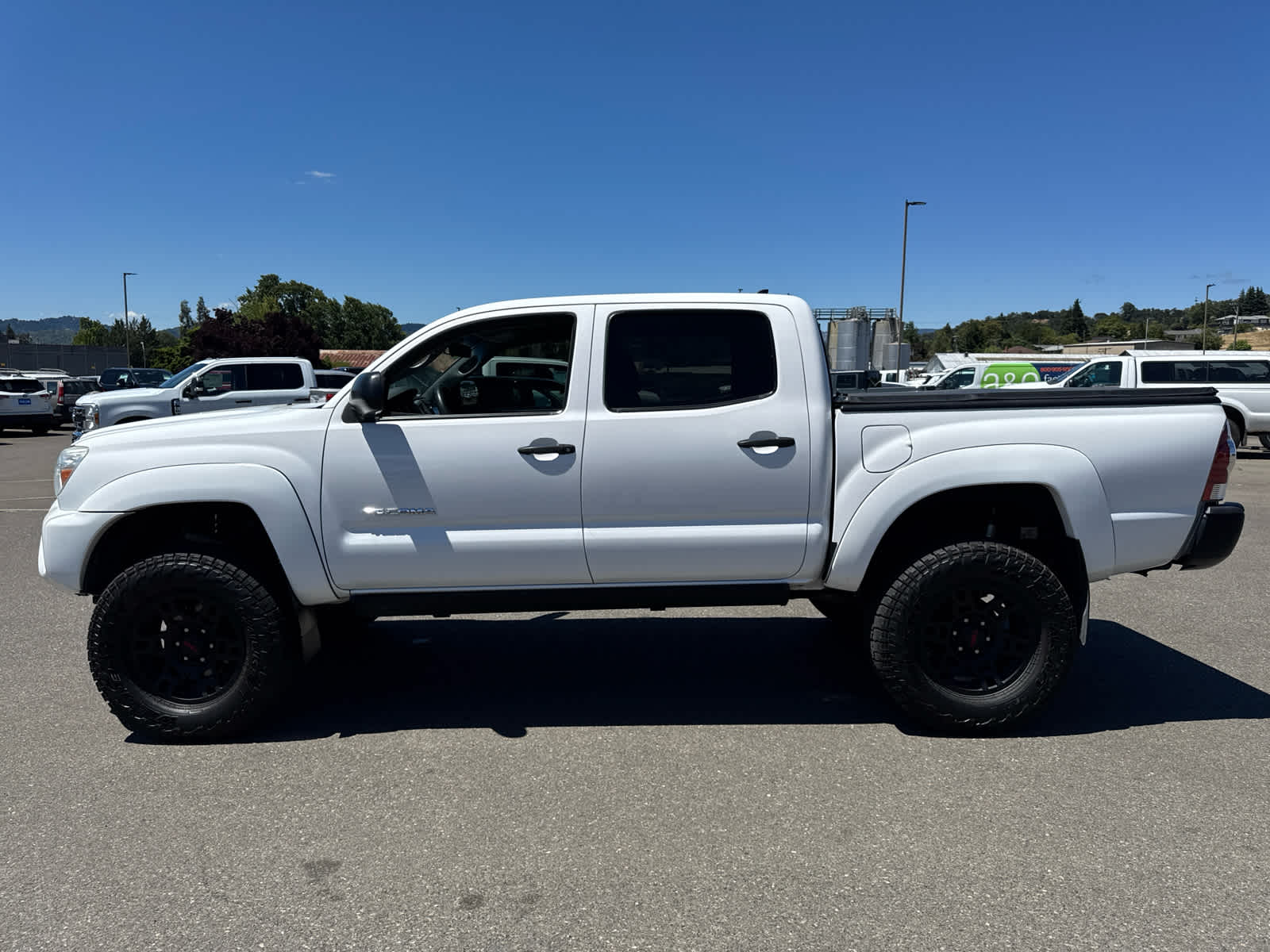 Thumbnail: 2015 Toyota Tacoma - 2