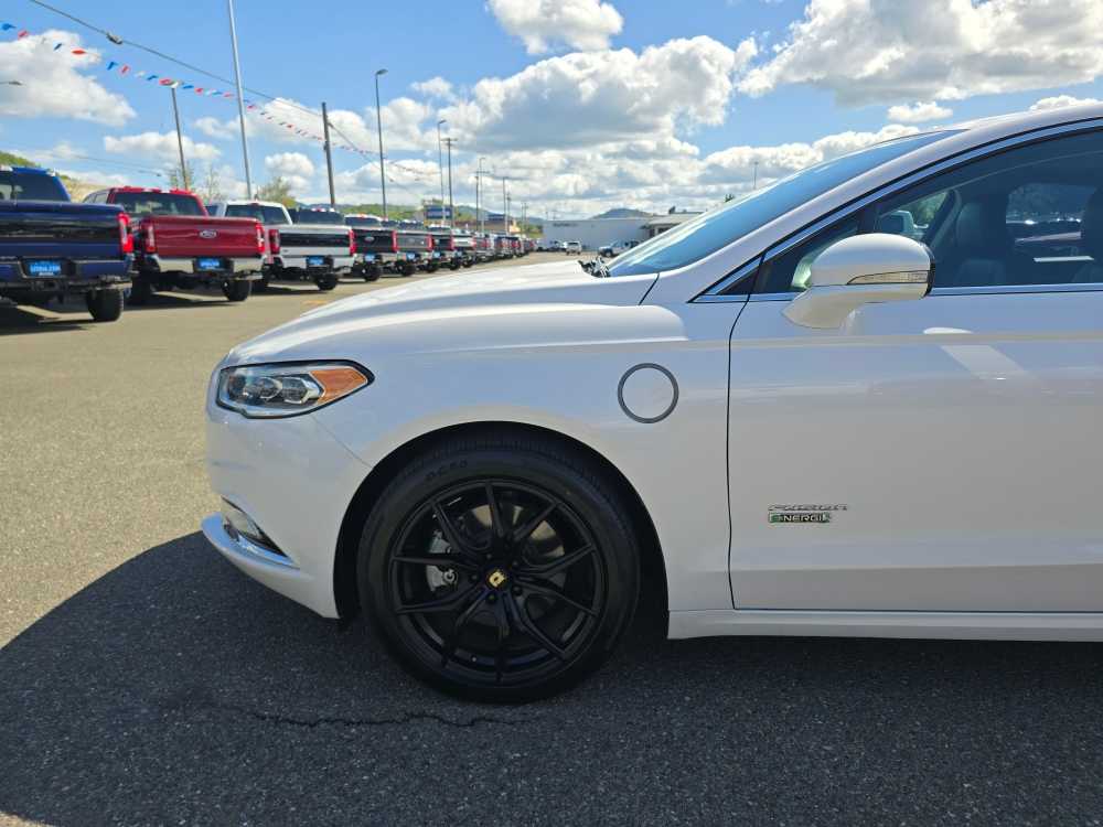 Thumbnail: 2017 Ford Fusion - 18