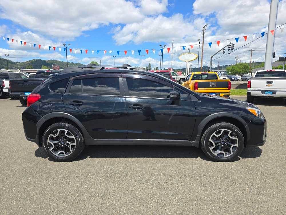 Thumbnail: 2016 Subaru Crosstrek - 6