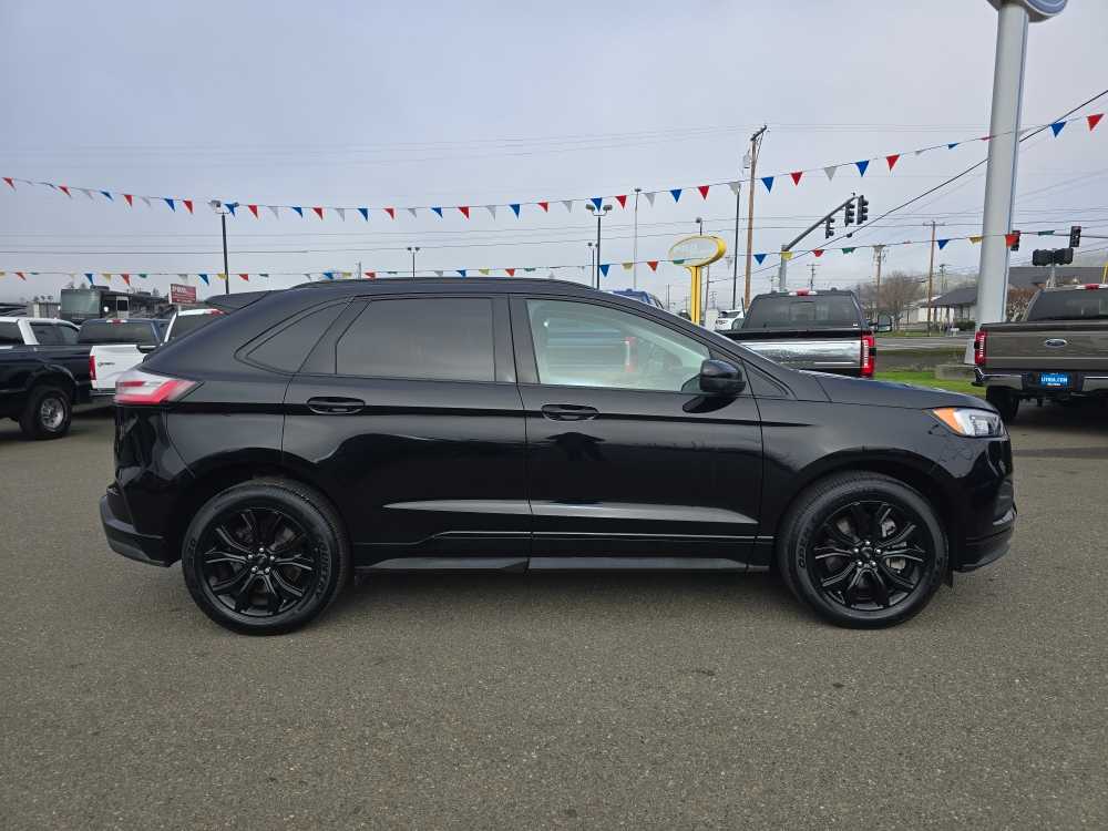 Thumbnail: 2022 Ford Edge - 6