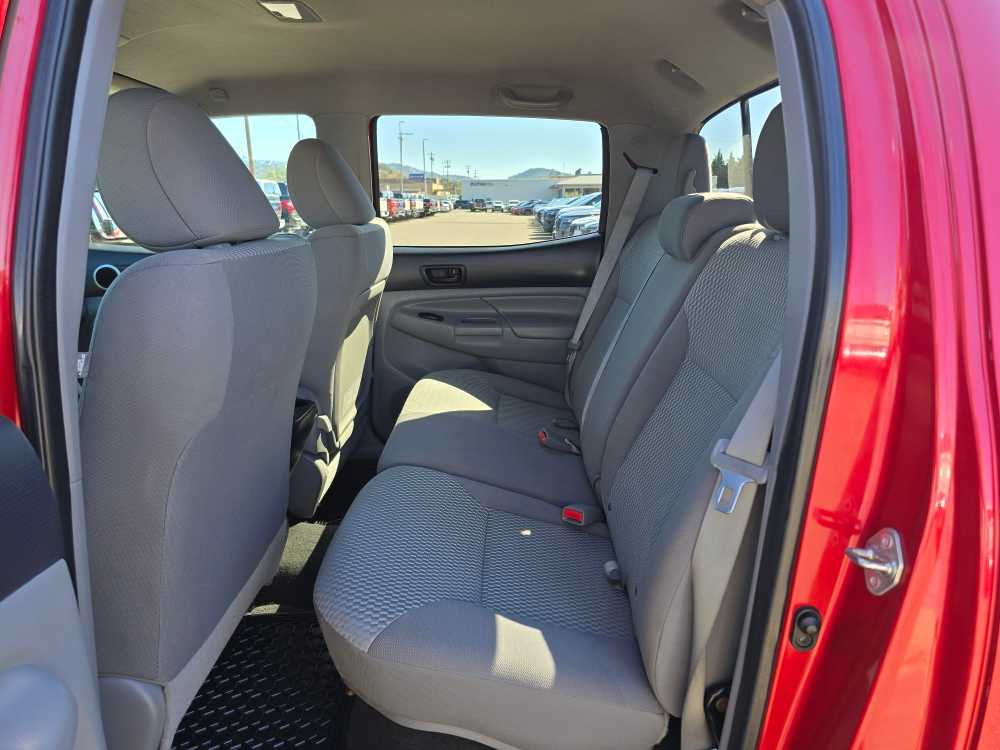 Thumbnail: 2014 Toyota Tacoma - 16