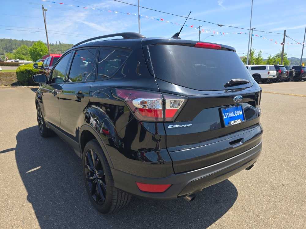 Thumbnail: 2018 Ford Escape - 3