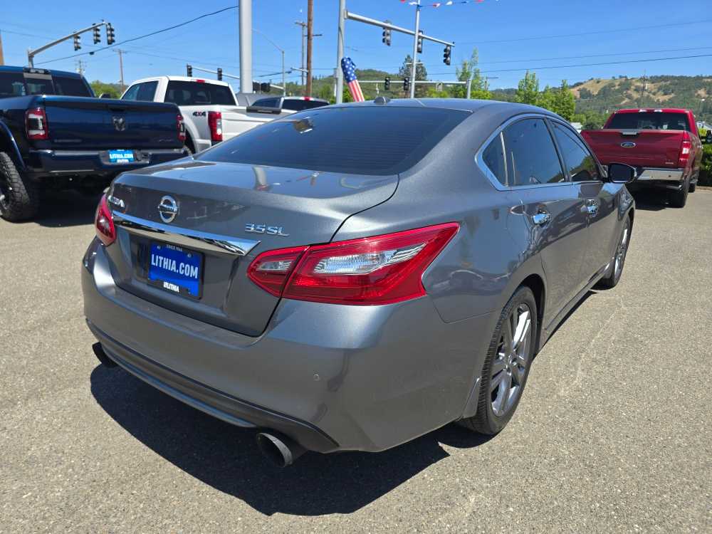 Thumbnail: 2018 Nissan Altima - 5