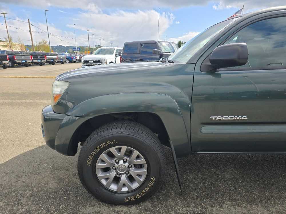 Thumbnail: 2009 Toyota Tacoma - 19