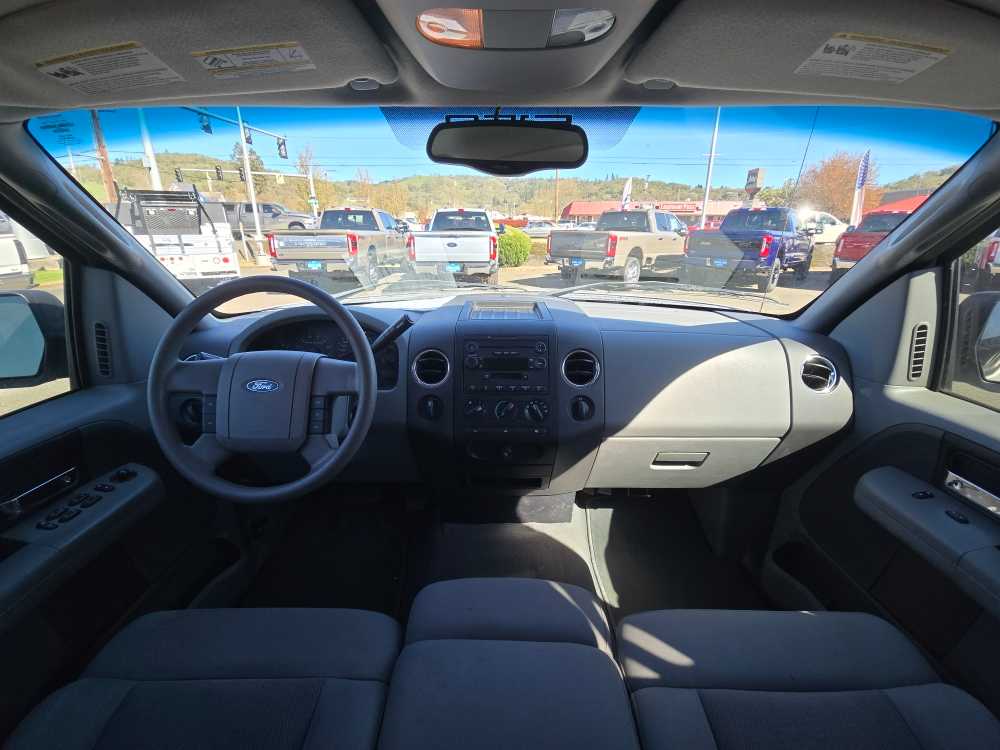 Thumbnail: 2004 Ford Econoline - 16