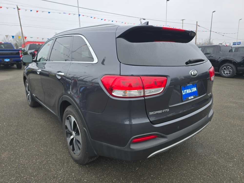 Thumbnail: 2016 Kia Sorento - 3