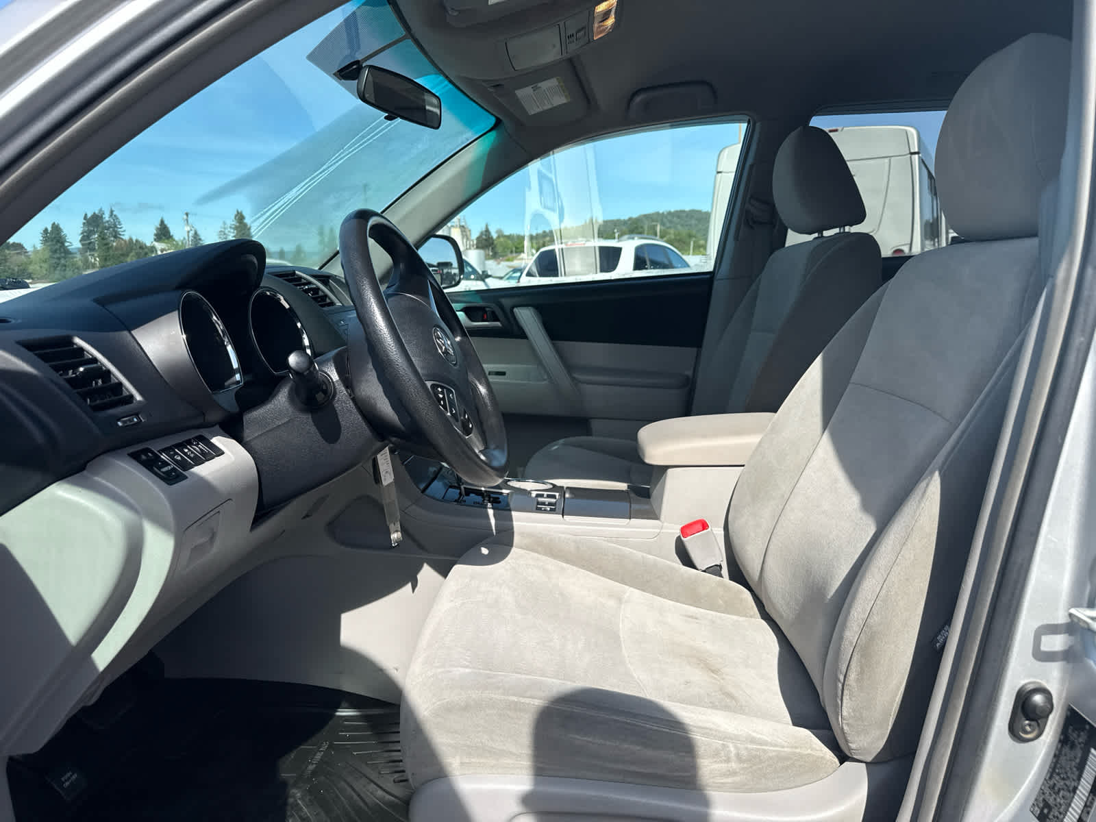 Thumbnail: 2012 Toyota Highlander - 9