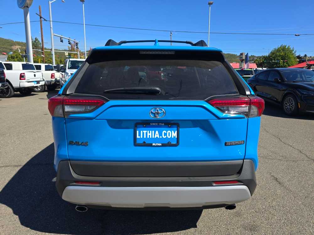 Thumbnail: 2019 Toyota RAV4 - 4