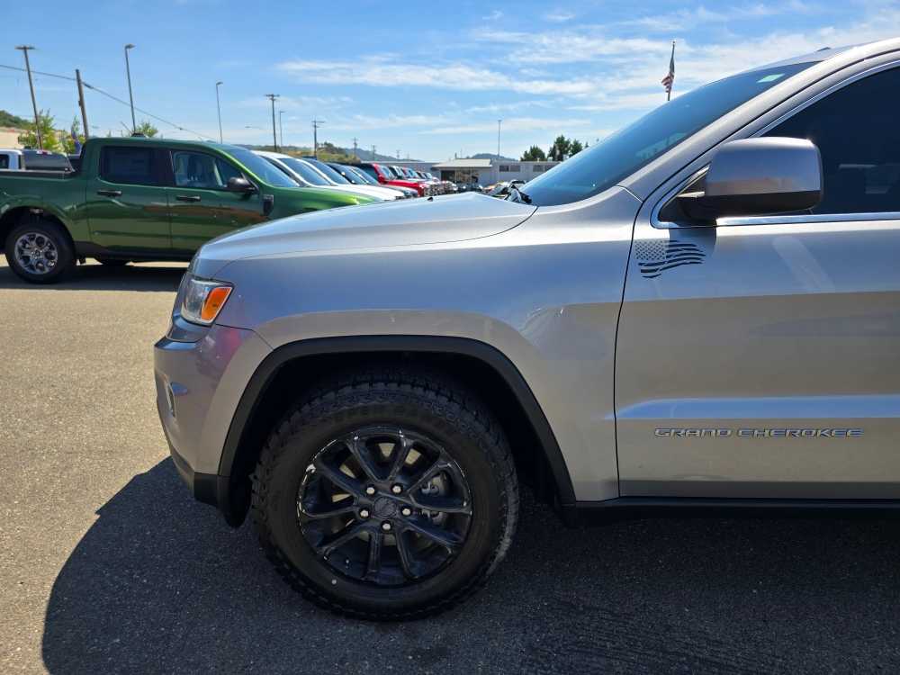 Thumbnail: 2014 Jeep Grand Cherokee - 18