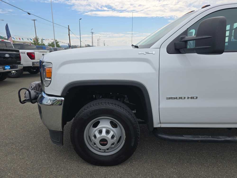 Thumbnail: 2019 GMC Sierra 3500 - 16
