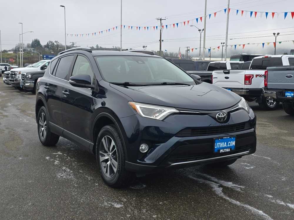 Thumbnail: 2018 Toyota RAV4 - 7