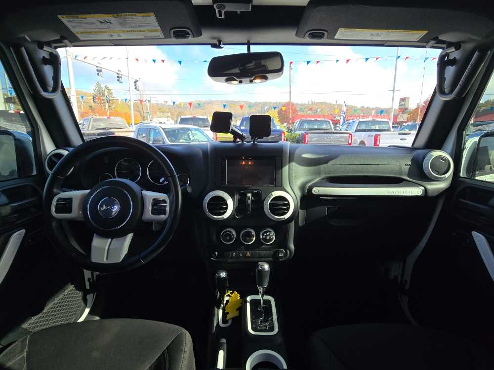 Thumbnail: 2018 Jeep Wrangler - 15