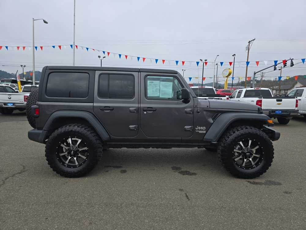 Thumbnail: 2019 Jeep Wrangler - 6