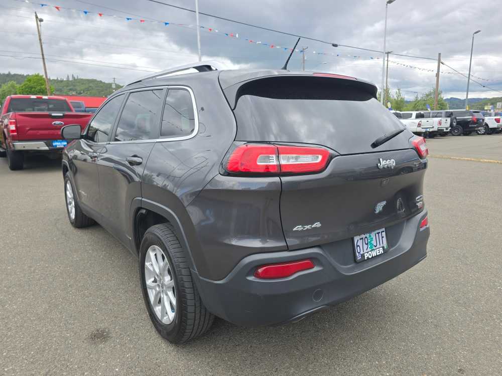 Thumbnail: 2017 Jeep Cherokee - 16