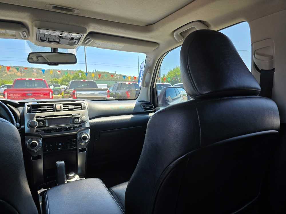 Thumbnail: 2010 Toyota 4Runner - 14