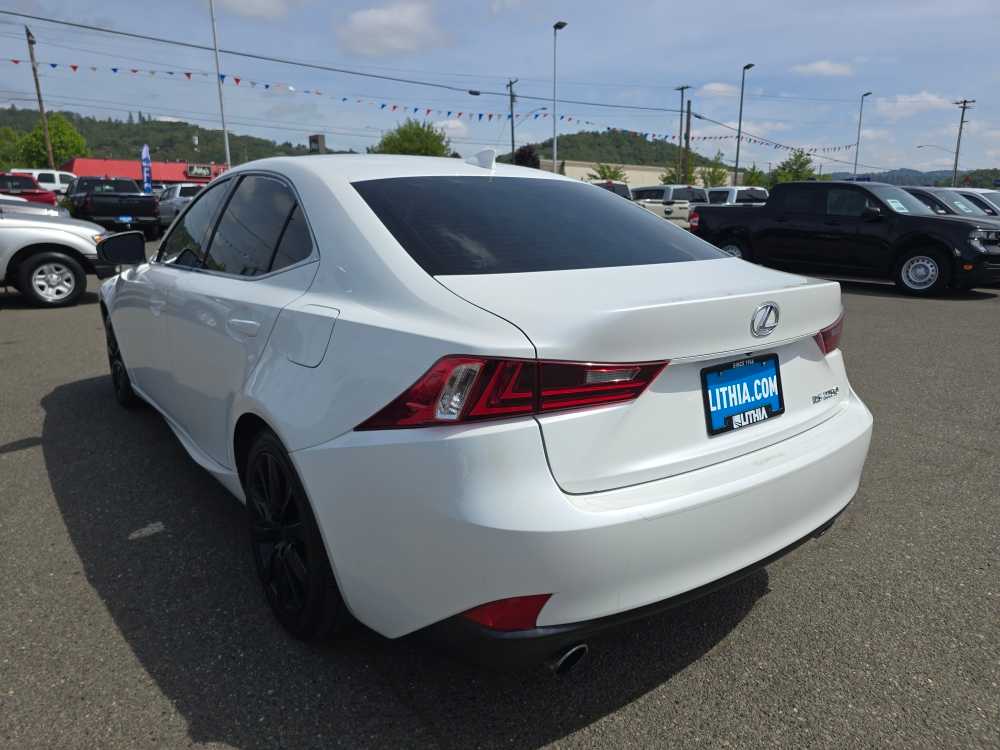 Thumbnail: 2015 Lexus IS - 3