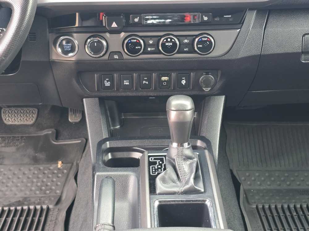 Thumbnail: 2017 Toyota Tacoma - 13