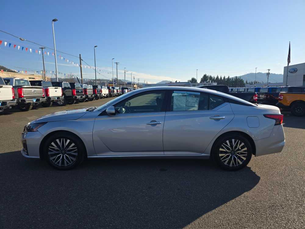 Thumbnail: 2023 Nissan Altima - 2