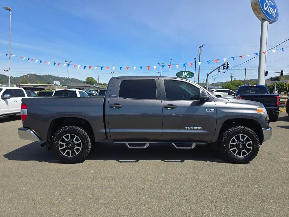 Thumbnail: 2017 Toyota Tundra - 6
