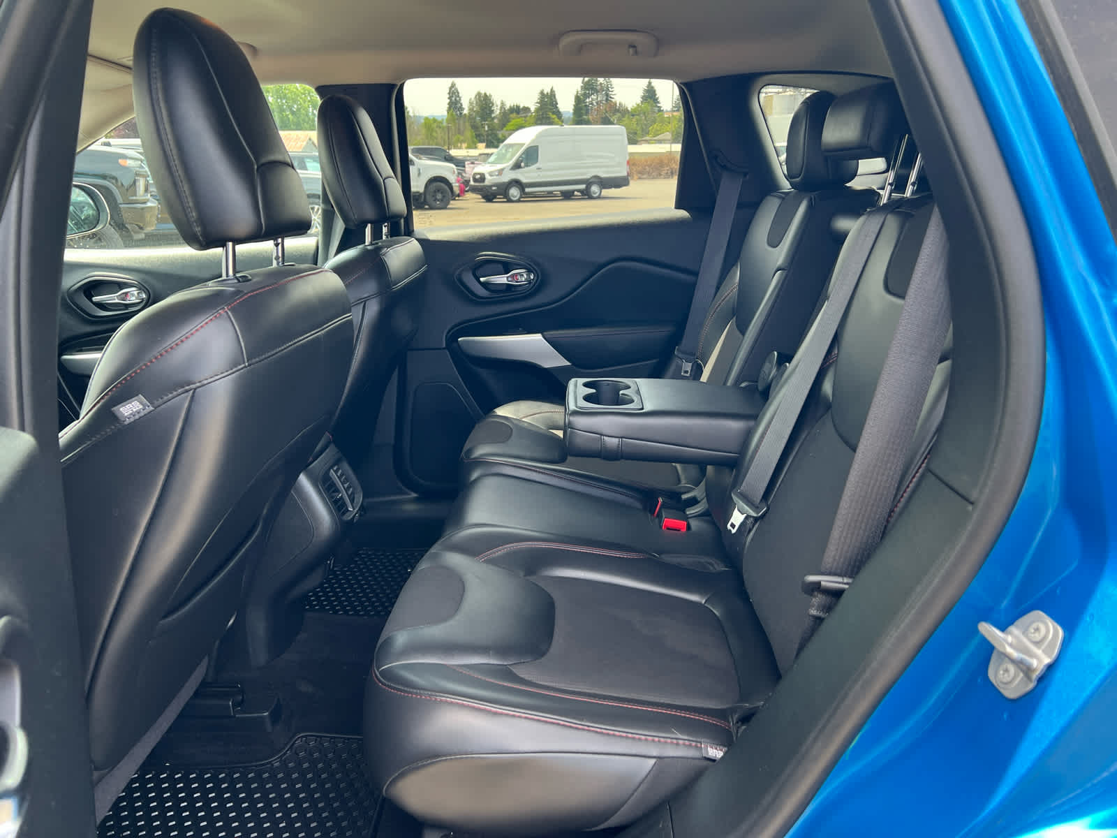 Thumbnail: 2018 Jeep Cherokee - 10