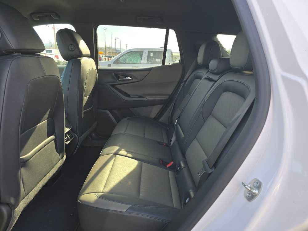 Thumbnail: 2025 Chevrolet Equinox - 16