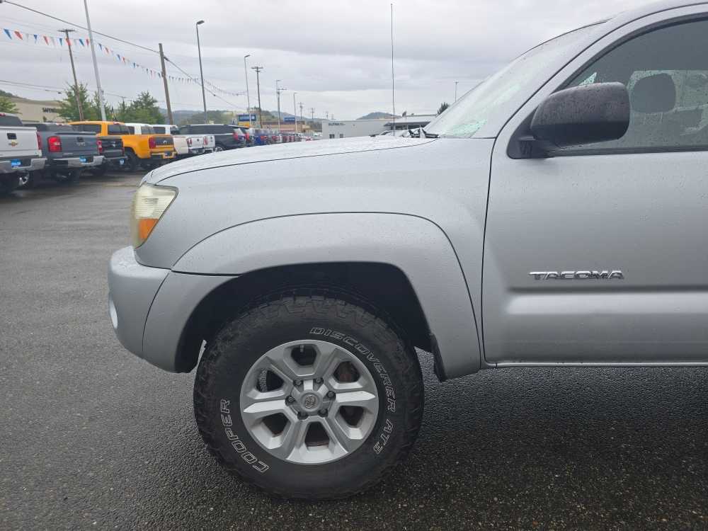 Thumbnail: 2006 Toyota Tacoma - 6