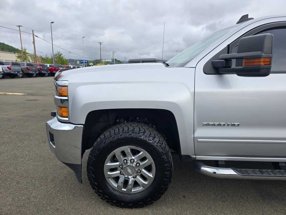 Thumbnail: 2016 Chevrolet Silverado 3500 - 18