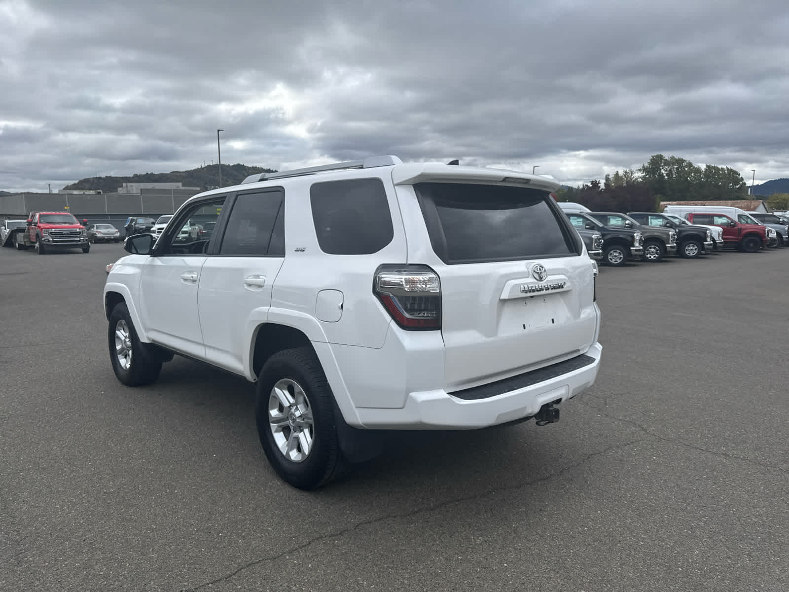 Thumbnail: 2016 Toyota 4Runner - 3