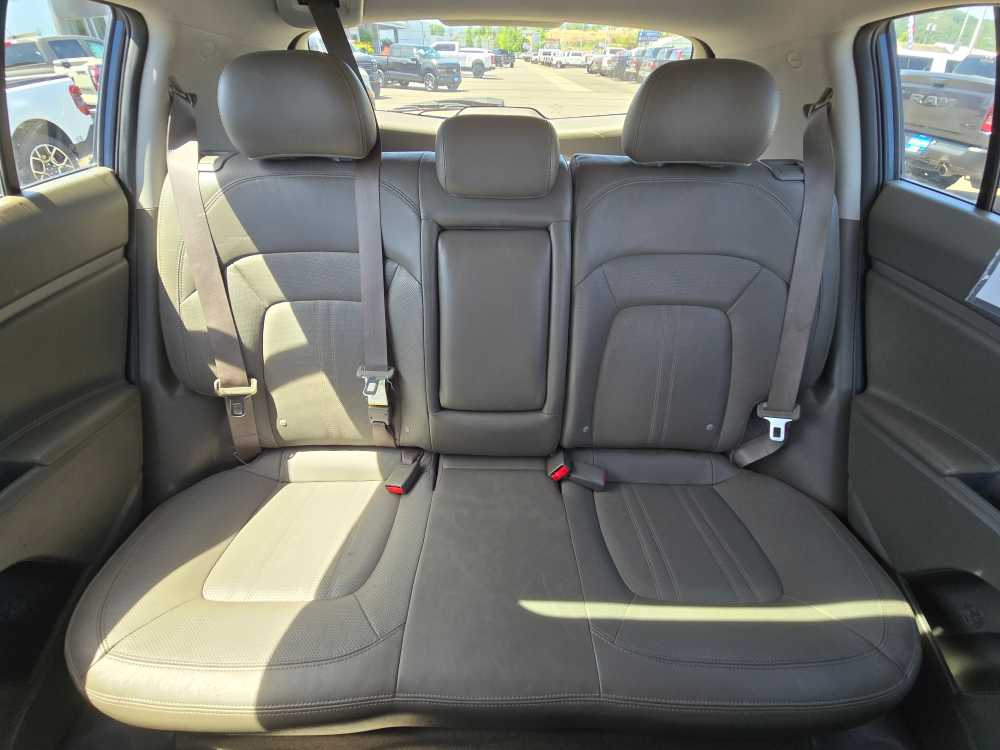 Thumbnail: 2011 Kia Sportage - 18