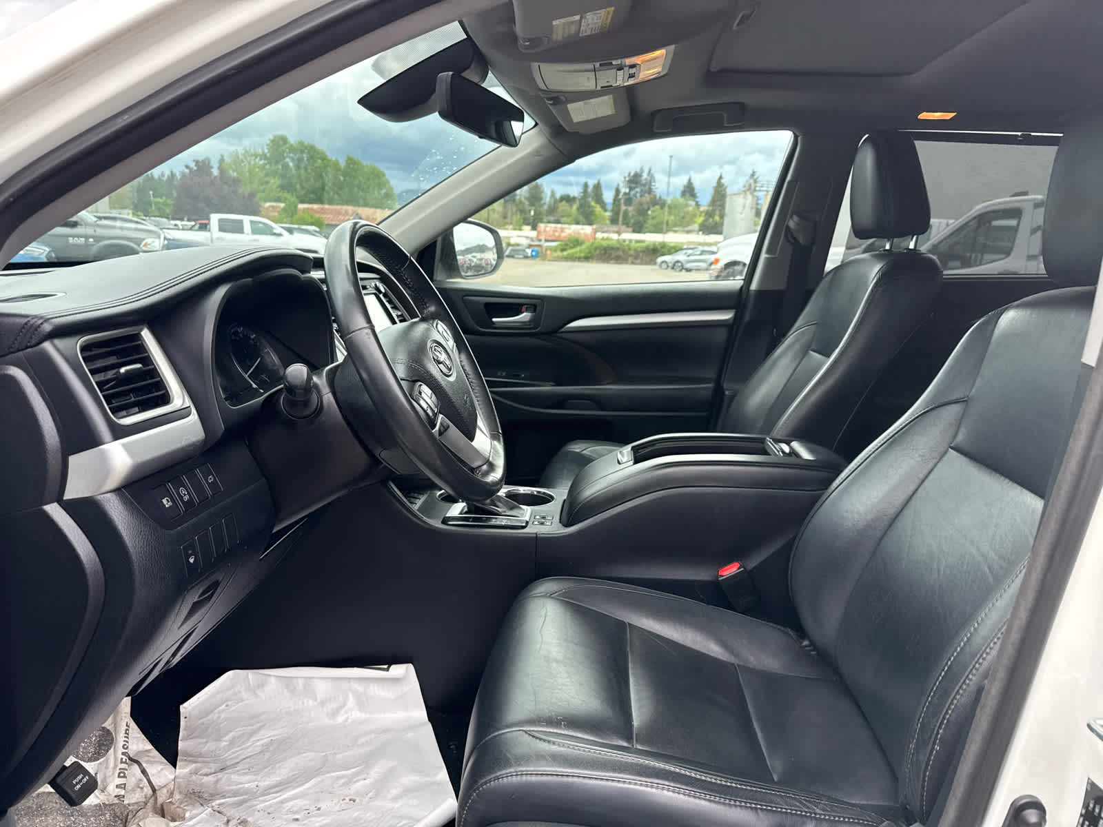 Thumbnail: 2018 Toyota Highlander - 14