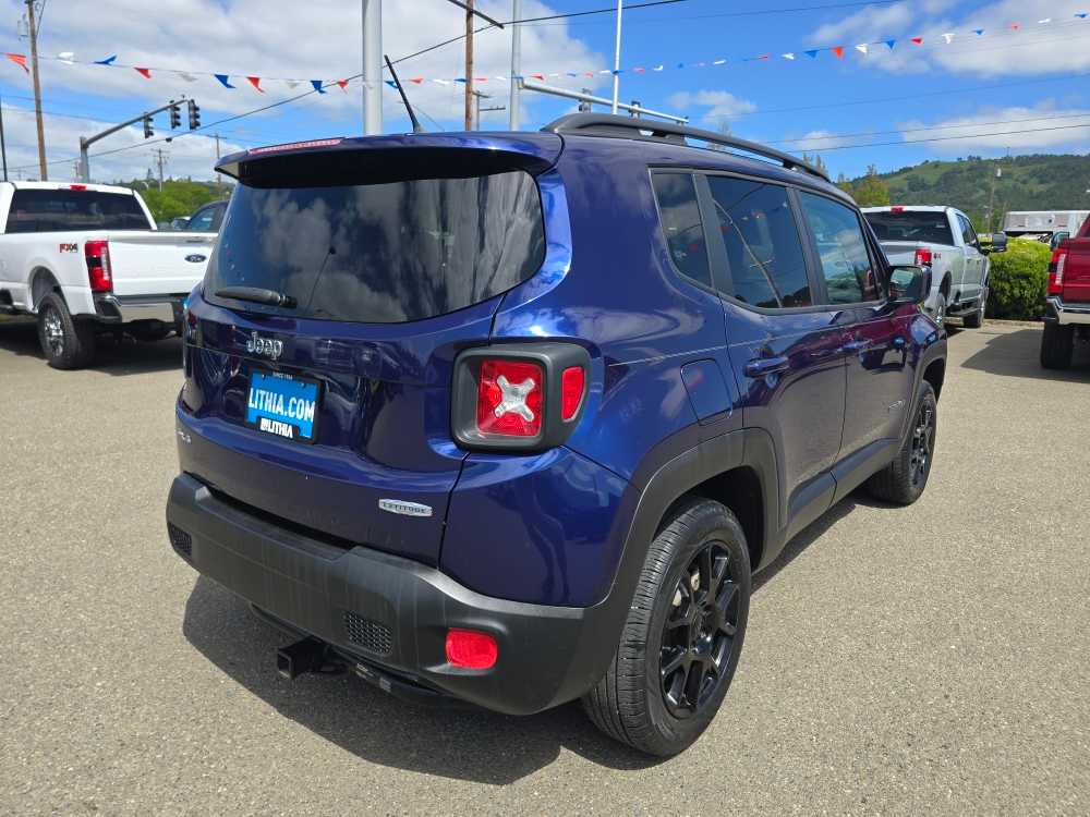 Thumbnail: 2016 Jeep Renegade - 5