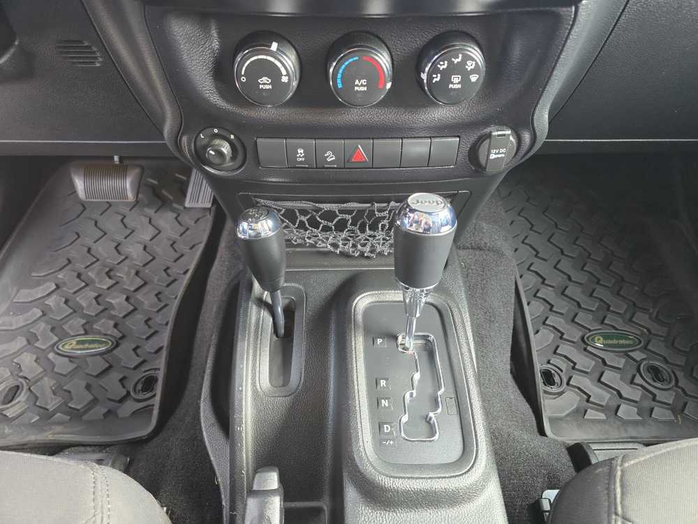 Thumbnail: 2016 Jeep Wrangler - 13