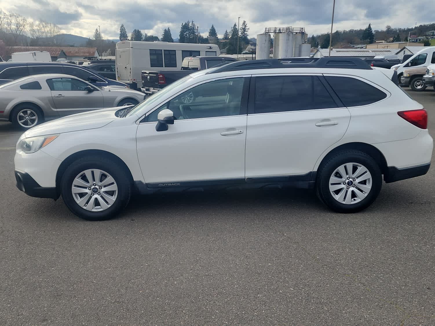Thumbnail: 2015 Subaru Outback - 2