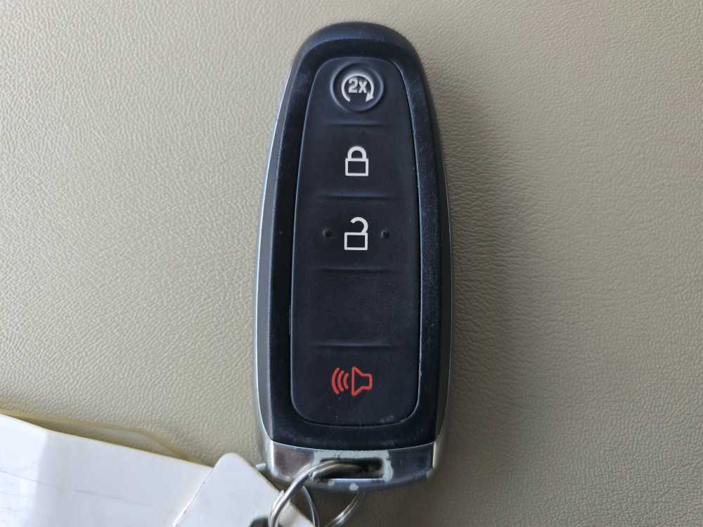 Thumbnail: 2013 Ford Taurus - 21