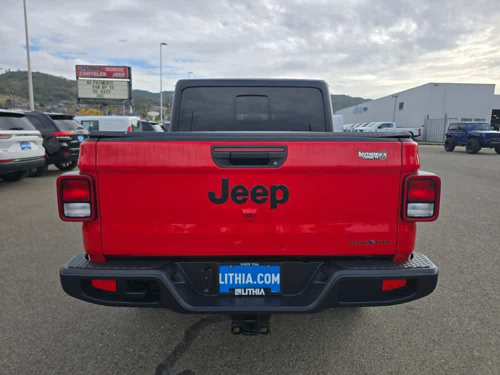 Thumbnail: 2023 Jeep Gladiator - 4