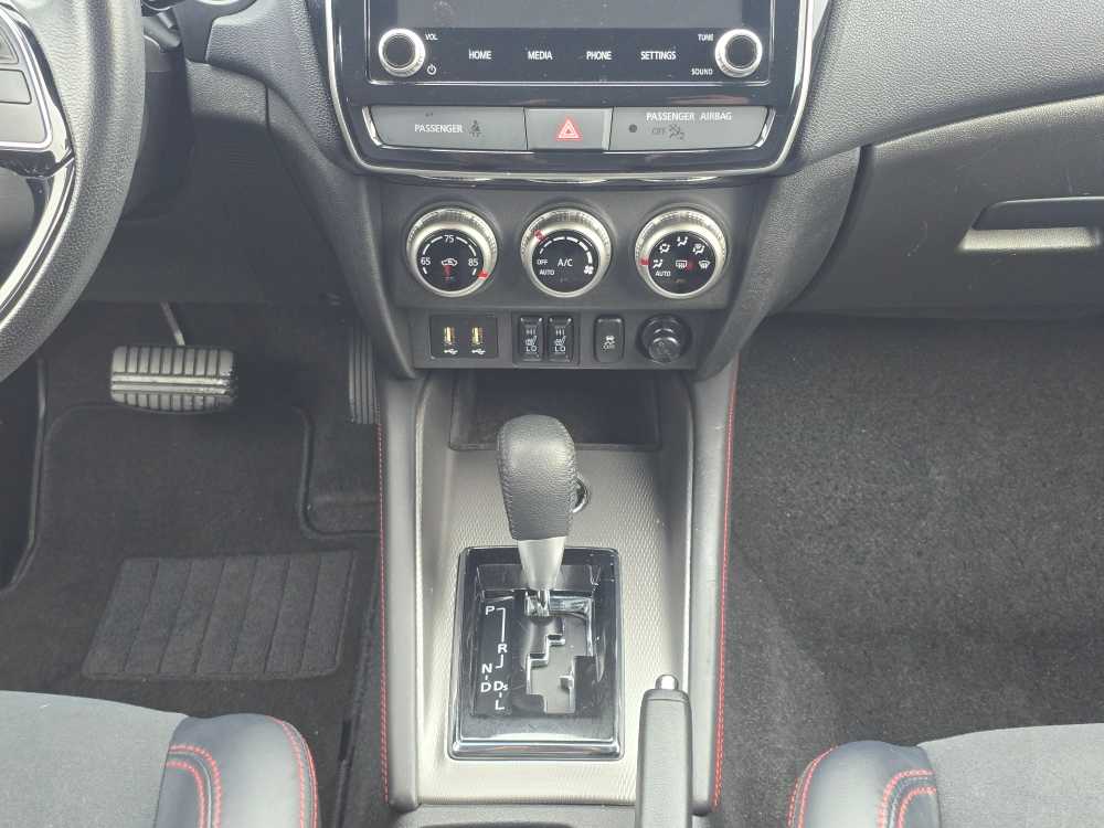 Thumbnail: 2024 Mitsubishi Outlander Sport - 13